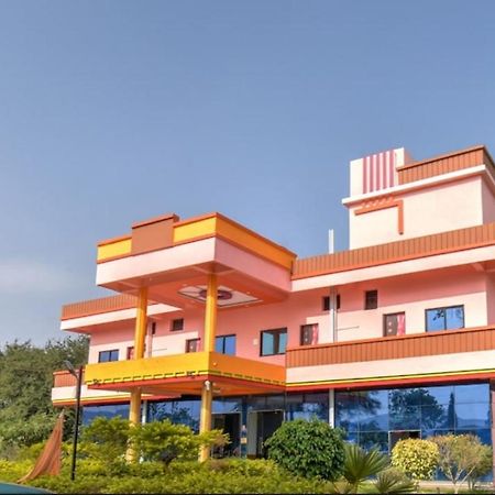 Hotel Nisarg Lodging And Restaurant ออรังกาบัด ภายนอก รูปภาพ