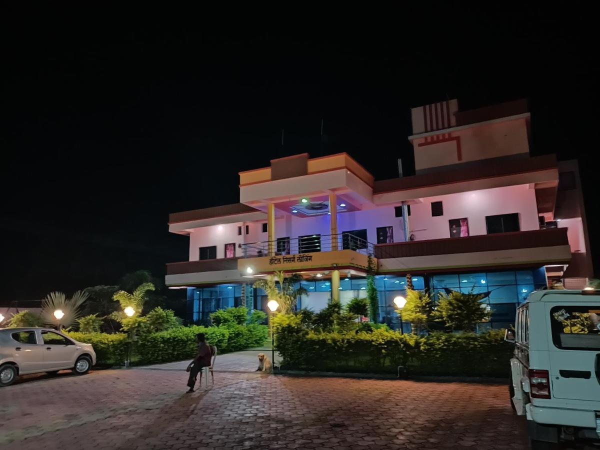 Hotel Nisarg Lodging And Restaurant ออรังกาบัด ภายนอก รูปภาพ