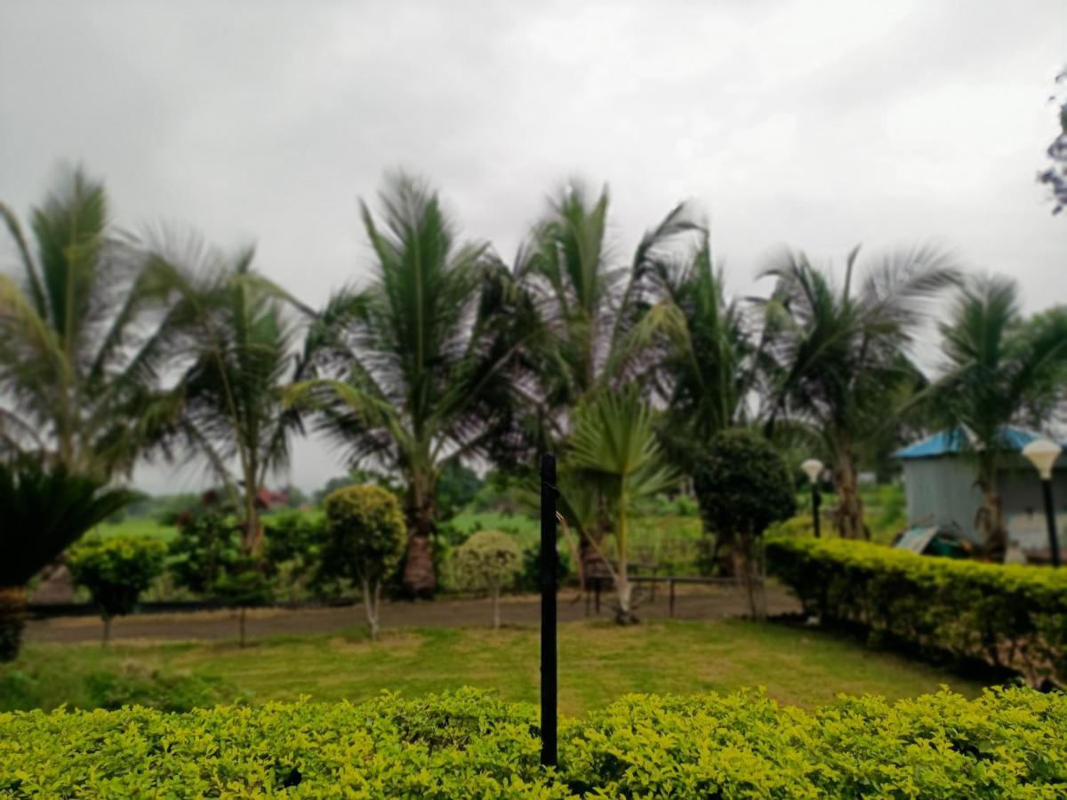 Hotel Nisarg Lodging And Restaurant ออรังกาบัด ภายนอก รูปภาพ