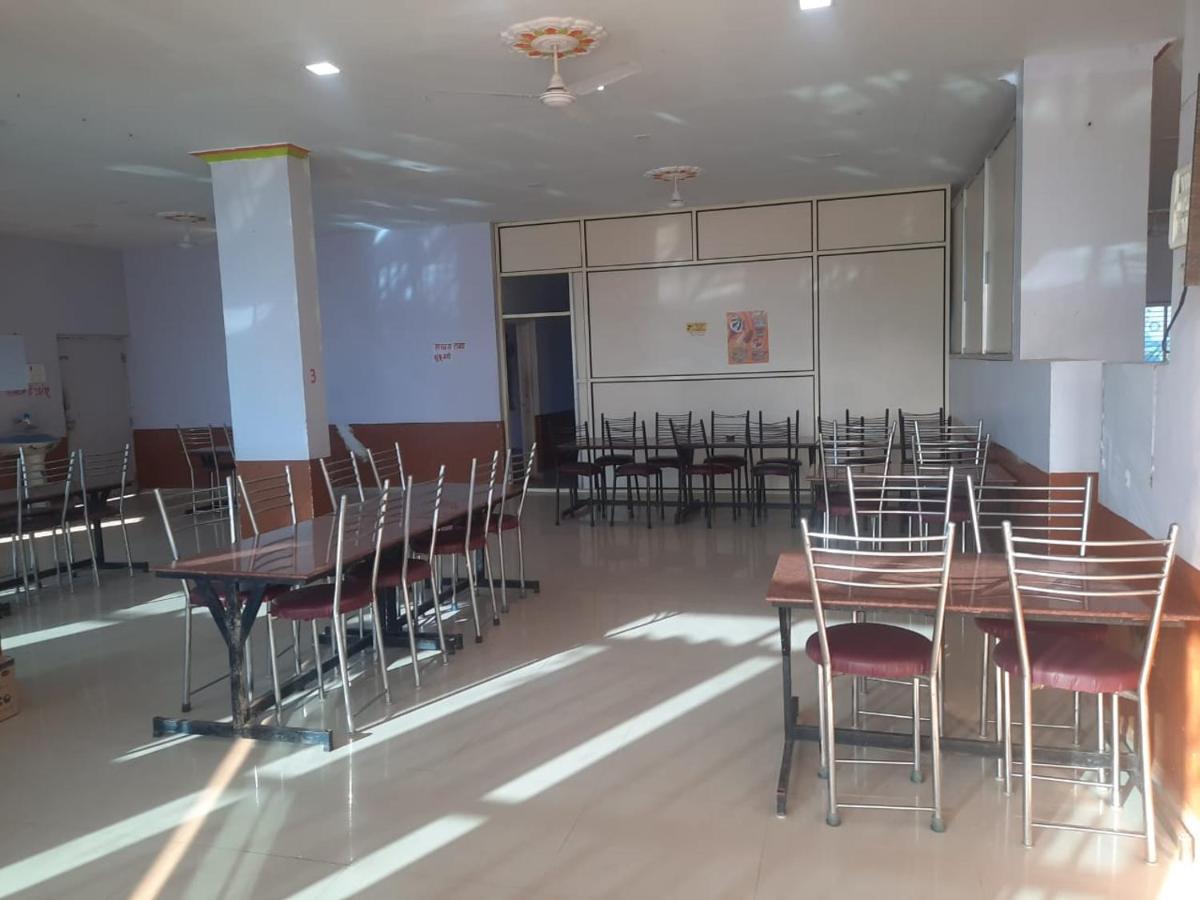 Hotel Nisarg Lodging And Restaurant ออรังกาบัด ภายนอก รูปภาพ