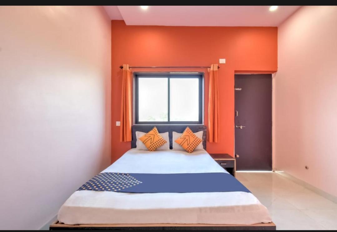 Hotel Nisarg Lodging And Restaurant ออรังกาบัด ภายนอก รูปภาพ